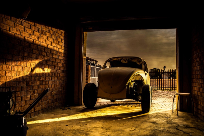 carrosserie-AMPUS-min_car_garage_volkswagen_sunset_vw_beetle-81658